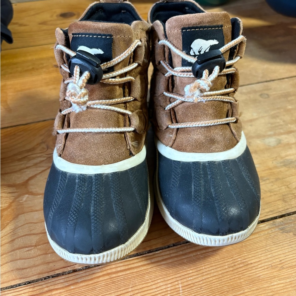 Sorel Kids' Brown and Black Boots sz 3